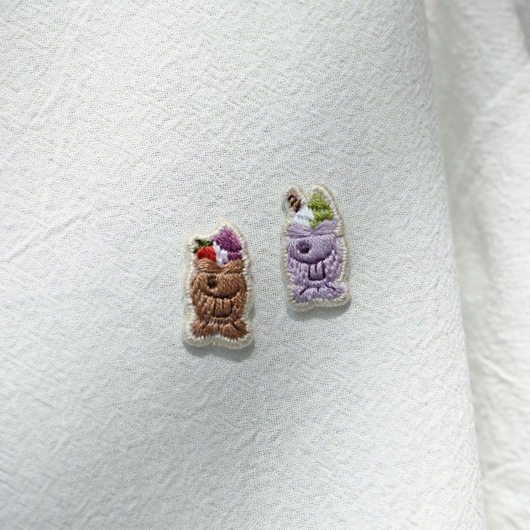 鲷鱼烧 Taiyaki Embroidery Pin - 胸针 - 棉．麻 多色