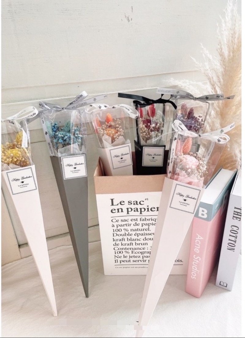 毕业花盒/单枝花盒/毕业花束/伊瓦手作花艺 - 干燥花/捧花 - 植物．花 多色