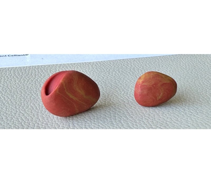 软陶饰品-豆形大小不对称设计-卡其+菊红色系混色搭配-不锈钢耳针 - 耳环/耳夹 - 其他材质 