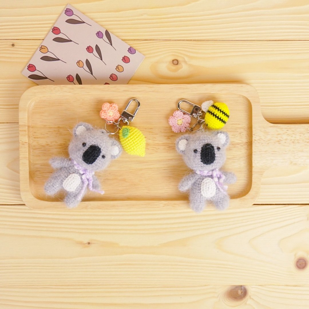 koala crochet doll  keyring keychain bagcharm handmade gift - 钥匙链/钥匙包 - 棉 灰色