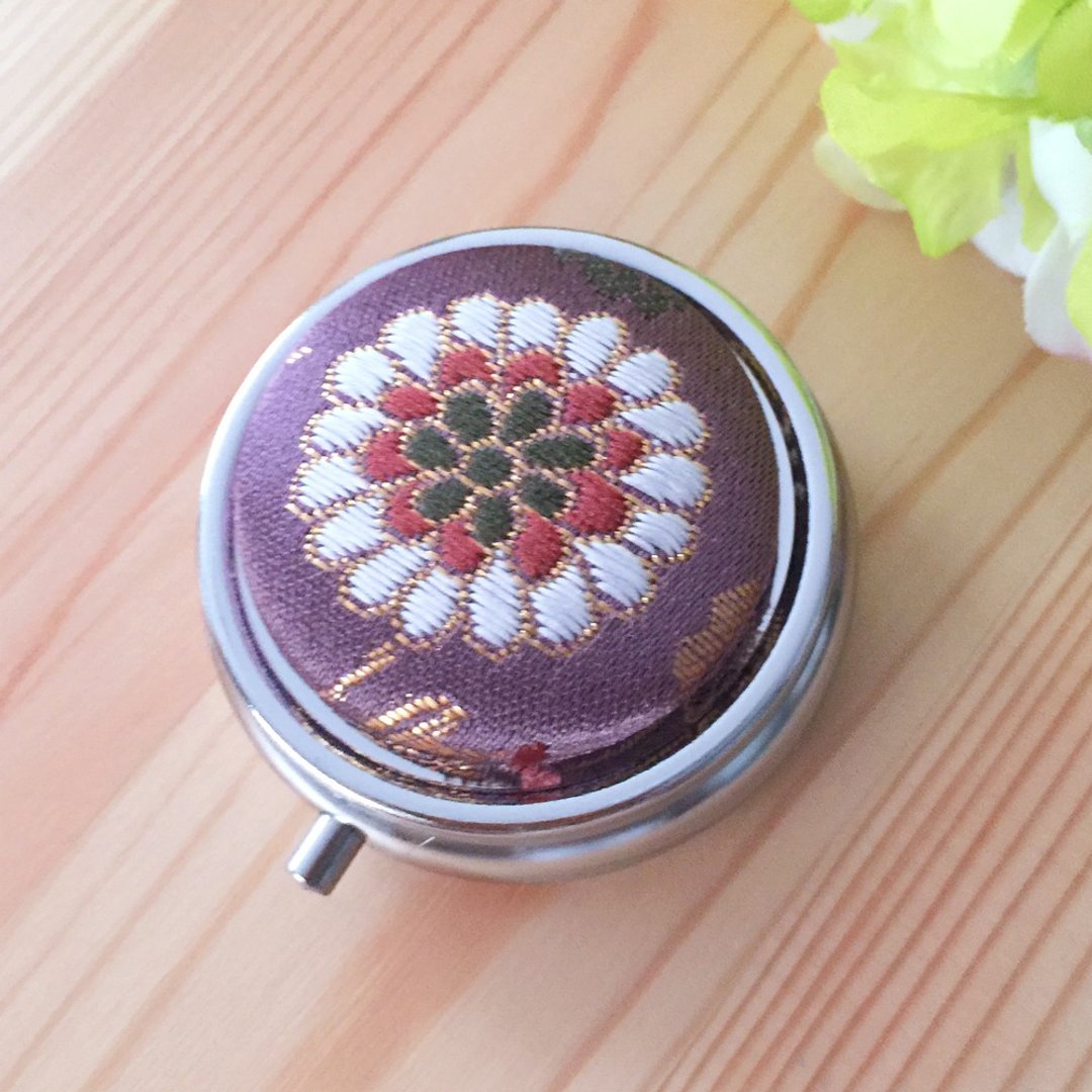 Pillbox with Japanese Traditional pattern, Kimono "Brocade" - 其他 - 其他金属 紫色