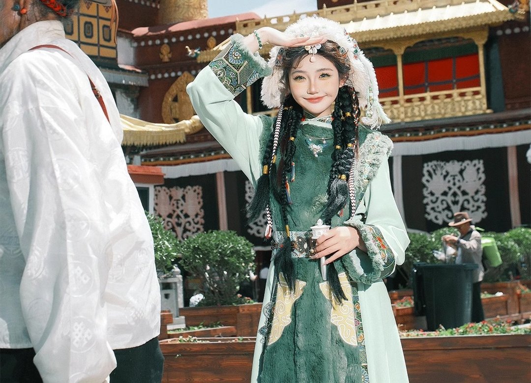 新中式中國風藏裝 旅拍摄影写真背心裙 - 裙子 - 其他材质 绿色