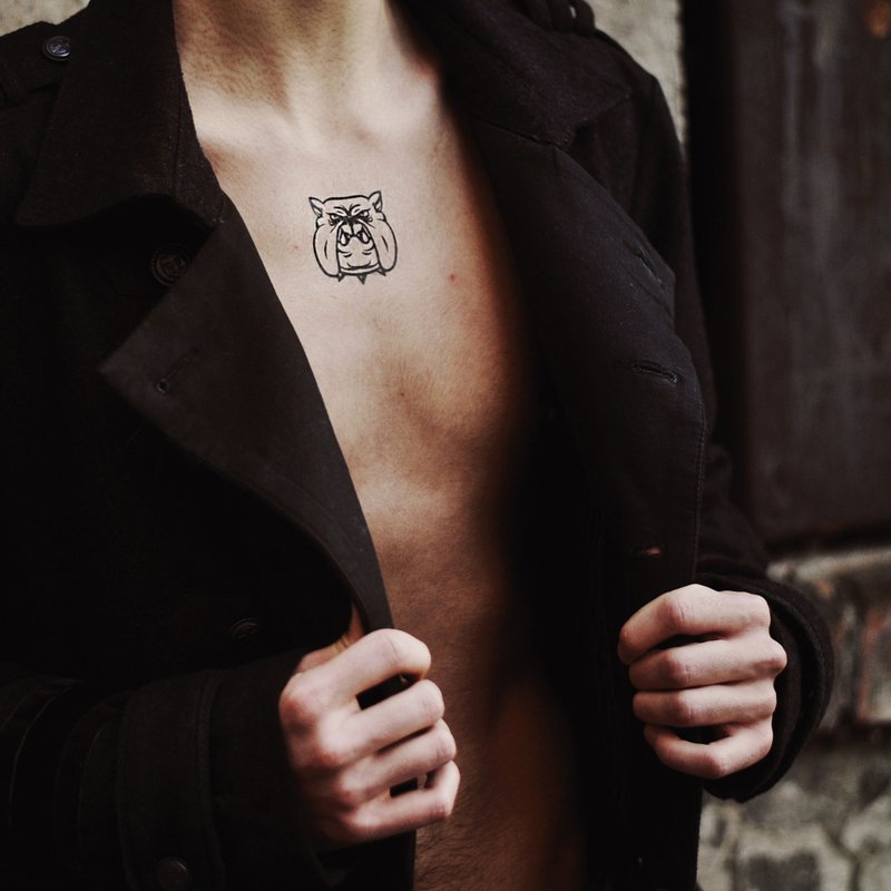 TOOD 纹身贴纸 | 心口位置卡通版斗牛犬刺青图案纹身贴纸 (2枚) - 纹身贴 - 纸 黑色