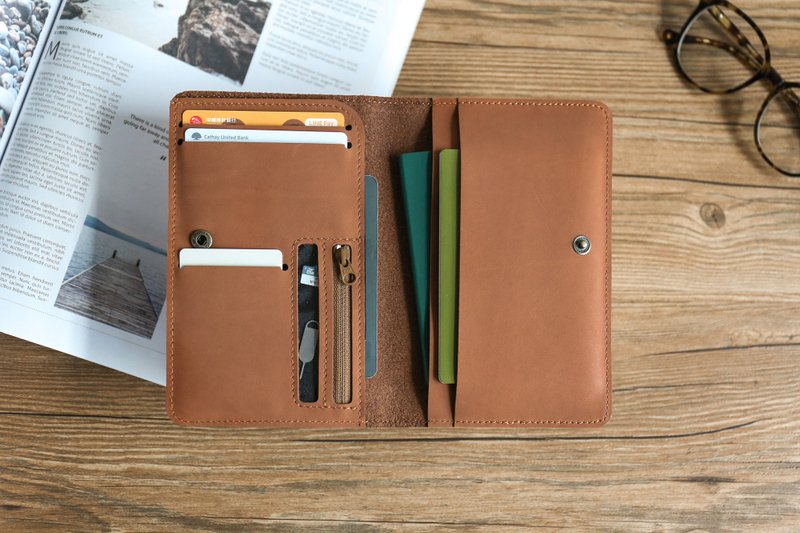 【免费雷射刻字】雾面棕色护照套 - 护照夹/护照套 - 真皮 卡其色