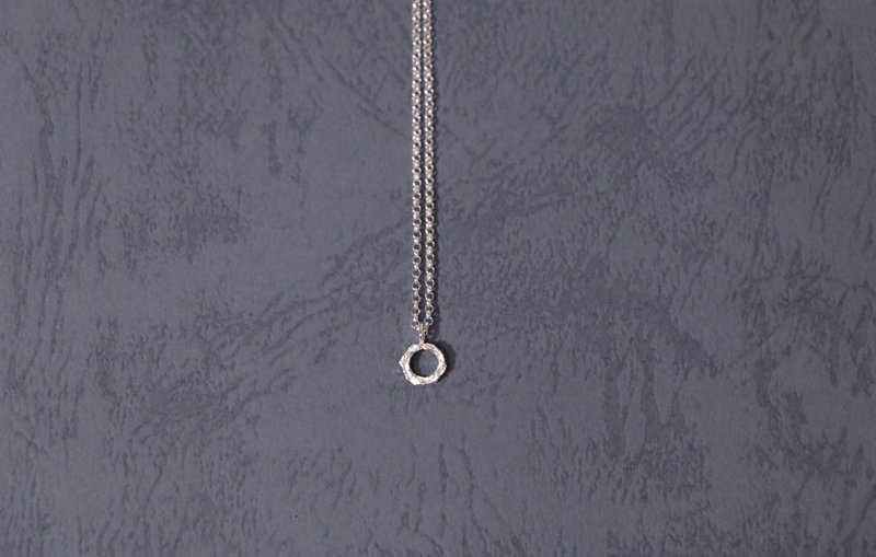 归鱼 |自然纹理系列| 小树枝圈圈短项链 - 项链 - 其他金属 