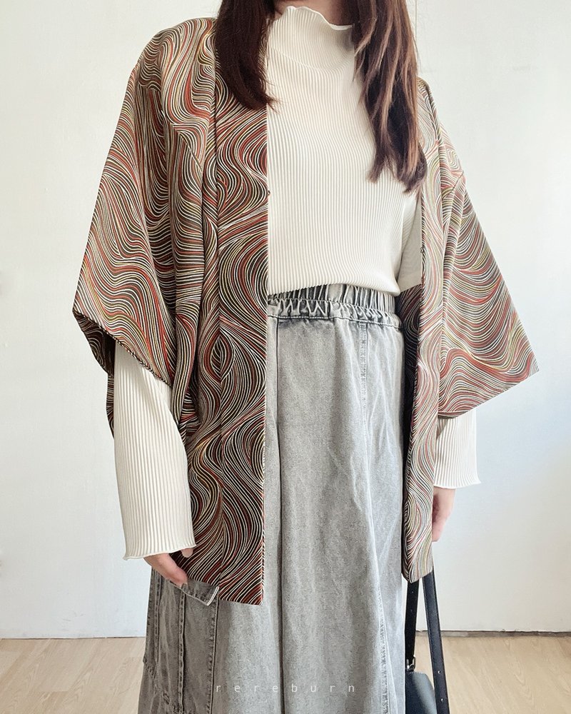 日本制和风几何印花黑色古着羽织和服外套 - 女装休闲/机能外套 - 聚酯纤维 咖啡色