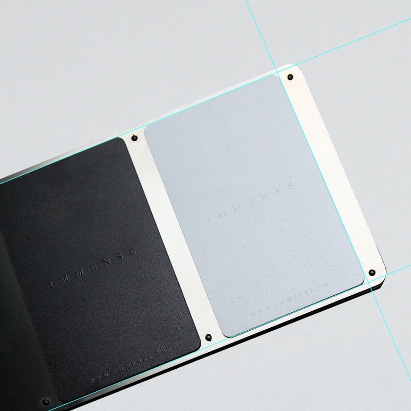 白色素面LOGO悠游卡 - 造型悠游卡/交通卡 - 塑料 黑色