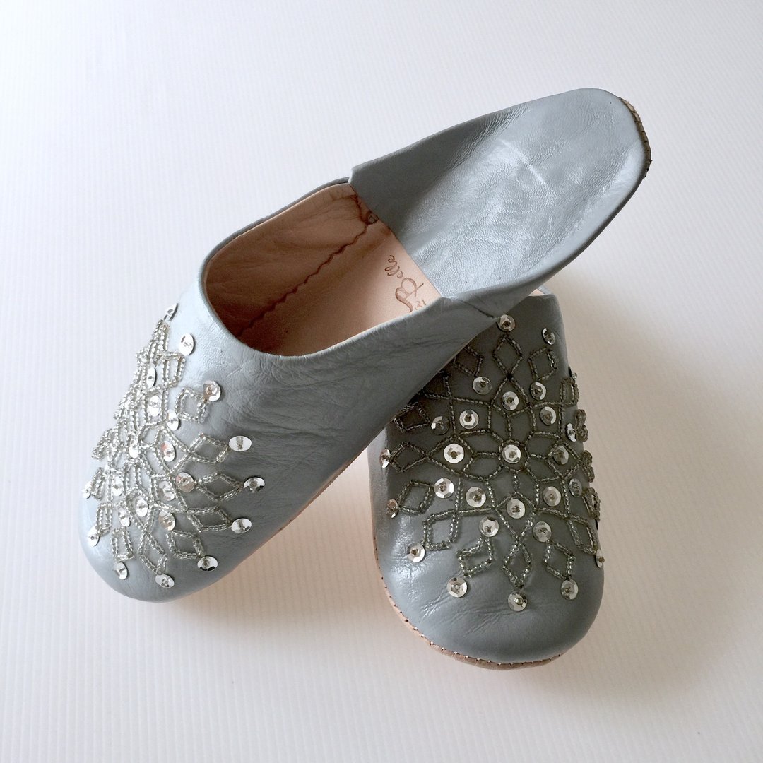 Elegant Babushu noala gray hand-sewn embroidery - 其他 - 真皮 灰色