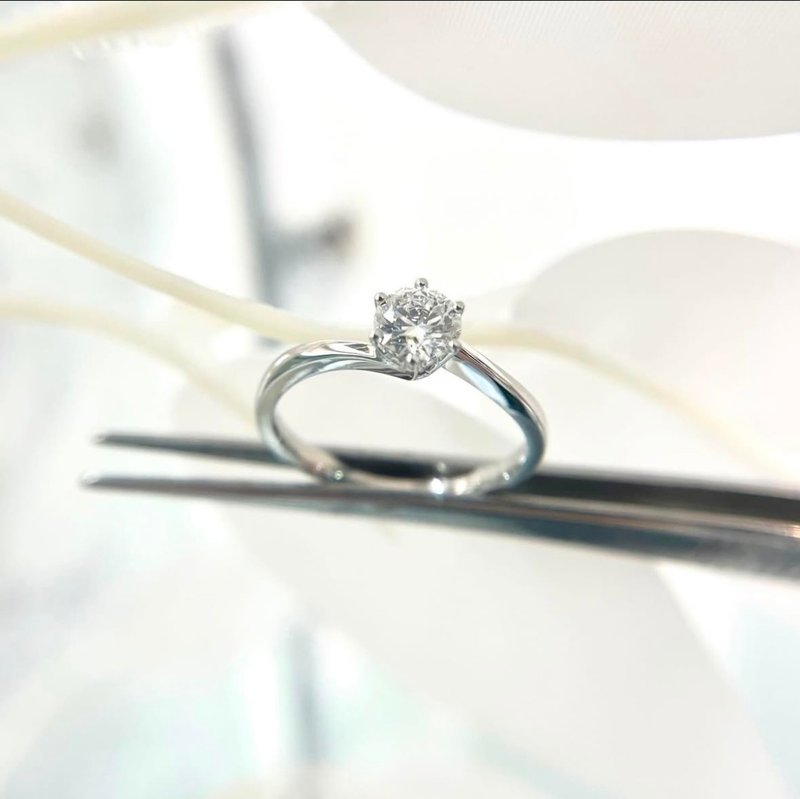 25R1844 - 戒指 - 钻石 