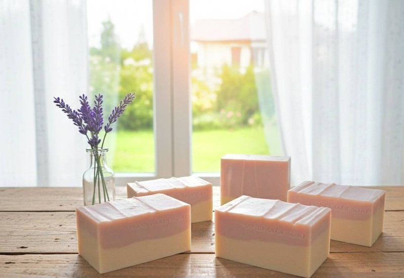 ∣起司蛋糕双层皂∣155g 手工皂 冷制皂 无化学成份添加 不可食用 - 肥皂/手工皂 - 其他材质 