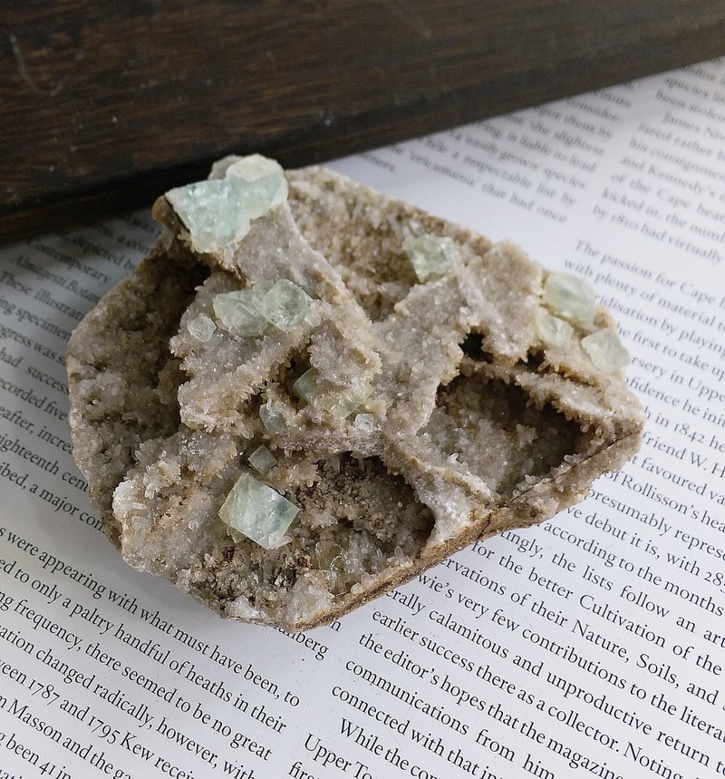 Fluorite  湖南产地 绿萤石 水晶共生 天然矿石 原矿 - 摆饰 - 其他材质 