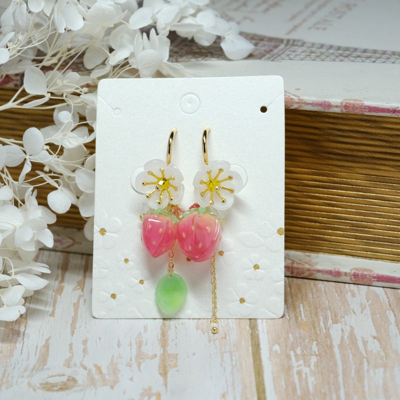 草莓耳环-圈圈款-【甜美任性】 - 耳环/耳夹 - 树脂 红色