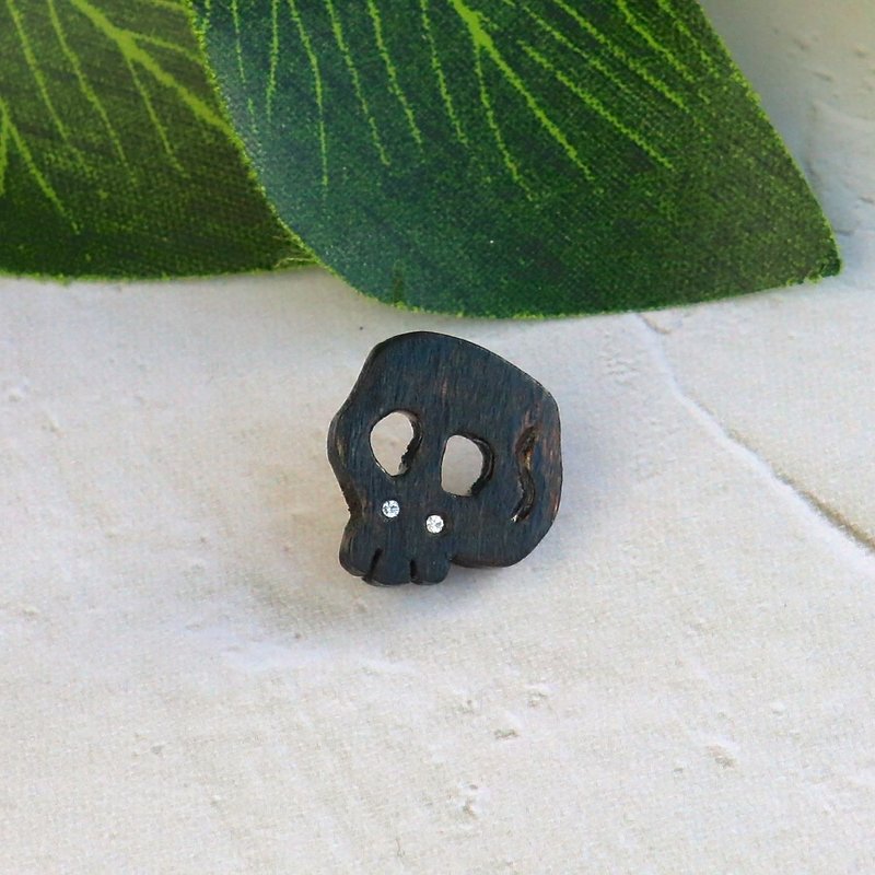 骼髅 原木手工耳环  纯银耳针 单只 礼物订制 - 耳环/耳夹 - 木头 咖啡色