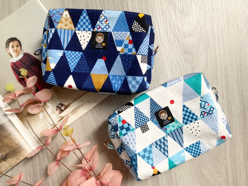 富士山风情化妆包 拉链收纳包 - 化妆包/杂物包 - 棉．麻 