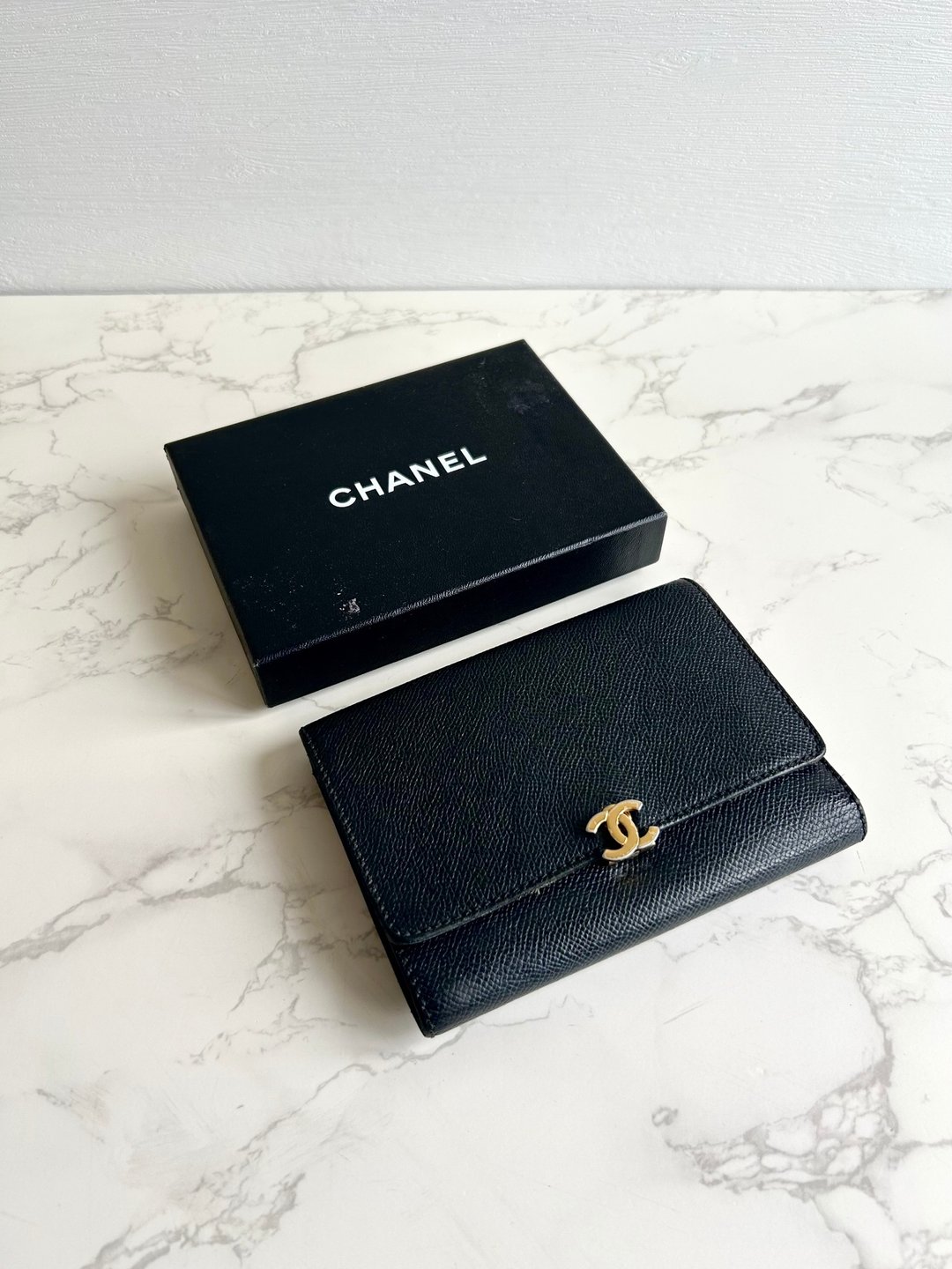 稀有中古二手 Chanel 黑色皮革金扣中夹 短夹 皮夹 银包古董包 钱包 - 皮夹/钱包 - 真皮 黑色