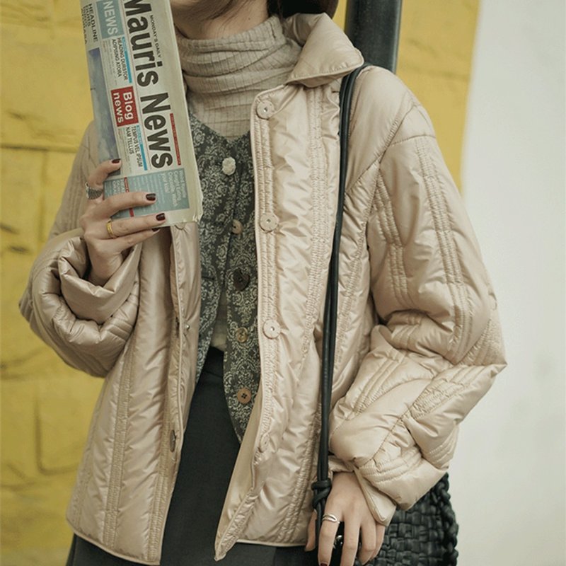 香槟色 2色 輕便日式保暖小棉服 複古氣質落肩弧線切割秋冬短外套 - 女装休闲/机能外套 - 聚酯纤维 卡其色