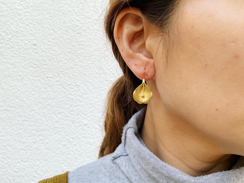 花瓣造型黄铜耳勾式耳环_可免费修改夹式耳环 - 耳环/耳夹 - 铜/黄铜 金色