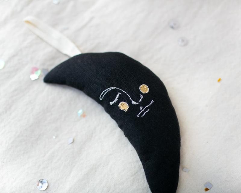 Moon Man, Lavender Ornament, Black  月男 薰衣草香氛袋－黑色 - 其他 - 棉．麻 多色