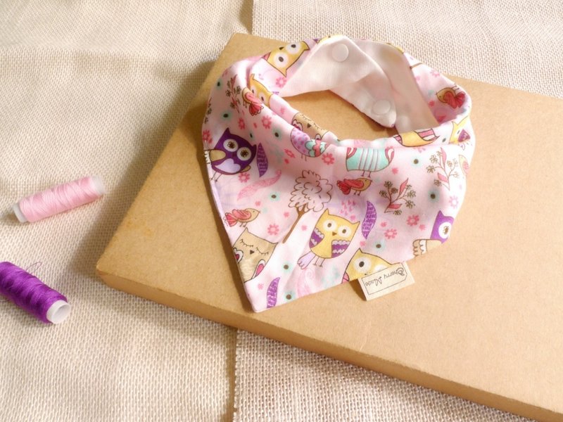 三角口水巾-福满猫头鹰款(浅粉) - 围嘴/口水巾 - 棉．麻 粉红色