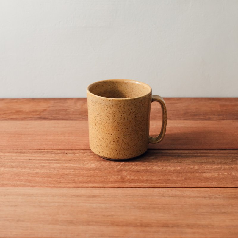 黄底红斑铁釉马克杯 - 咖啡杯/马克杯 - 陶 