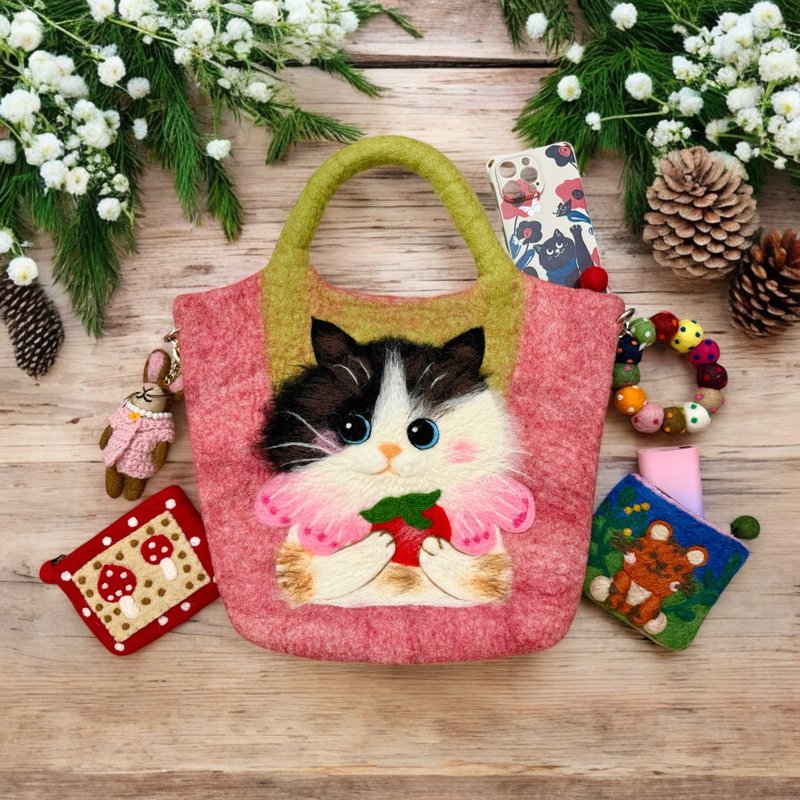 羊毛毡手提包 文青小众 插画疗愈森林风 手工制作 草莓猫 猫猫包 - 手提包/手提袋 - 羊毛 粉红色