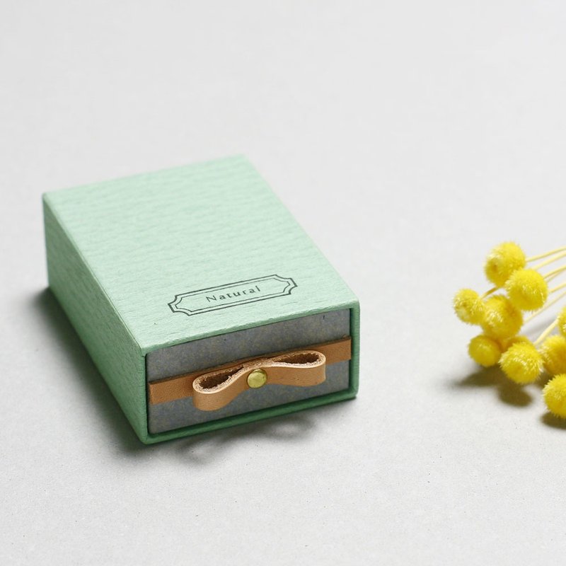Natuarl // Mint ) Sliding Box Leather ribbon 気持ちを伝える小さな箱 - 包装材料 - 纸 绿色