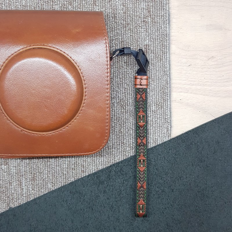 // 圣诞礼物 X 新年贺礼 //相机防摔腕带  相机绳 相机带 - 吊饰 - 其他人造纤维 绿色