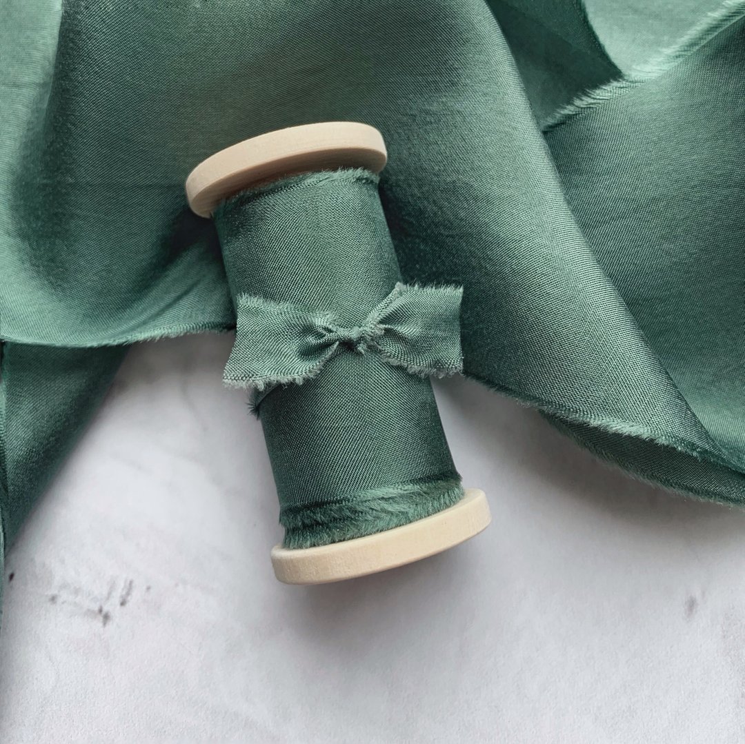 Forest Green Silk Ribbon / Hand Dyed Silk ribbon on Wood Spool - 包装材料 - 丝．绢 绿色