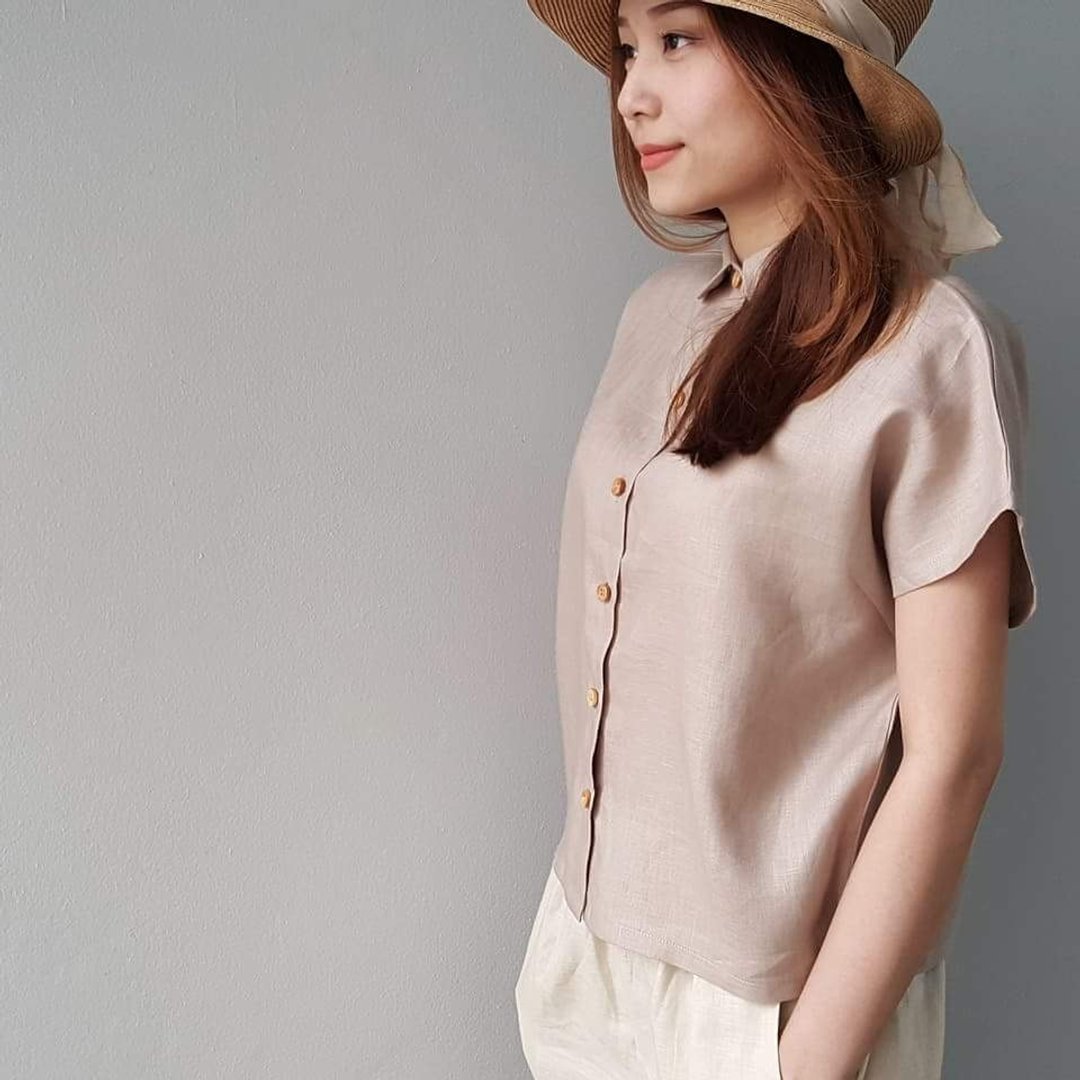 Linen Shirt with Wooden buttons (Short-sleeved)-Khaki - 女装衬衫 - 棉 卡其色