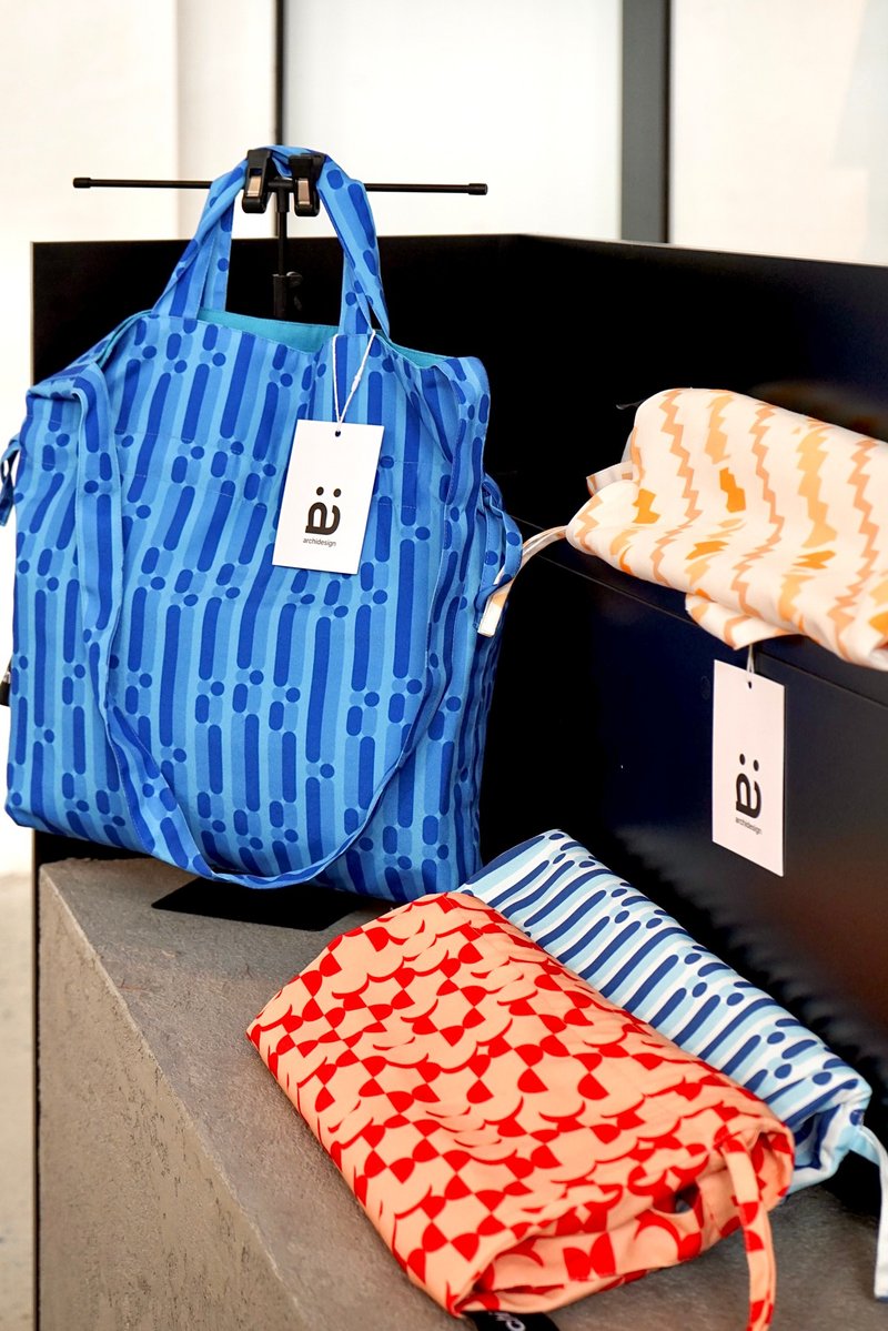 archi阿吃蓝色棒棒冰图案斜挎包大包电脑包 - 侧背包/斜挎包 - 棉．麻 蓝色