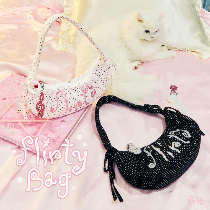 DADDY | Flirty Bag 点点造型斜背包 甜美可爱 - 手提包/手提袋 - 其他材质 