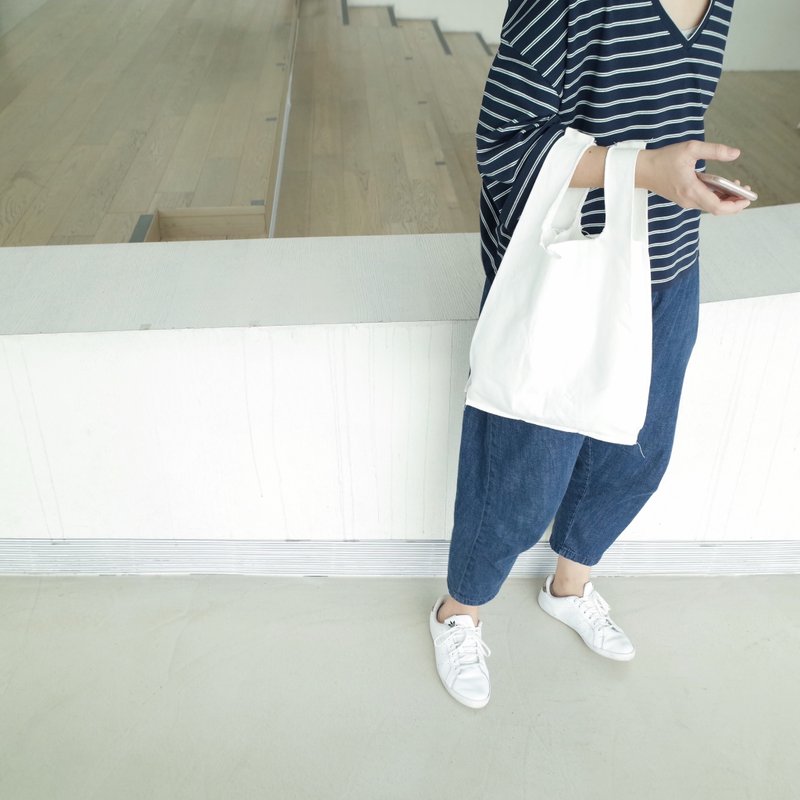 V领粗细条纹上衣 - 女装上衣 - 棉．麻 蓝色