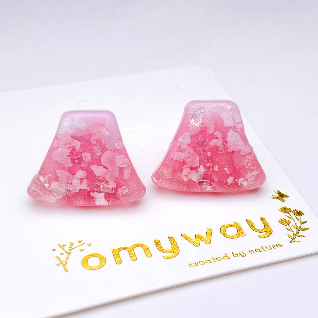 爱家作-OMYWAY春天飘着粉红樱花的富士山耳环耳夹 - 耳环/耳夹 - 玻璃 白色