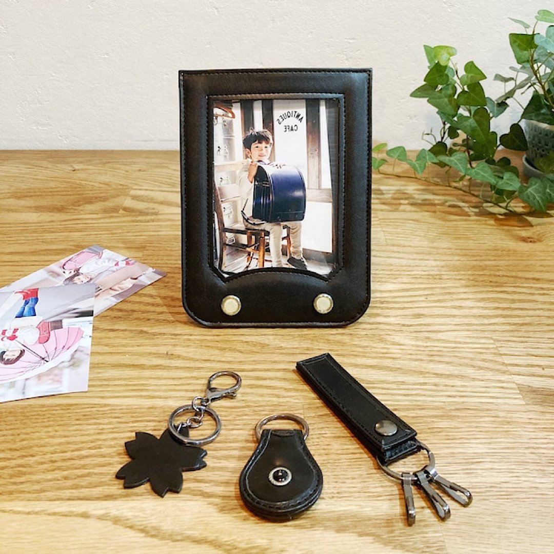 Memories Pack Remake School Bag Photo Frame with Keychain 3-Piece Set - 画框/相框 - 其他材质 多色