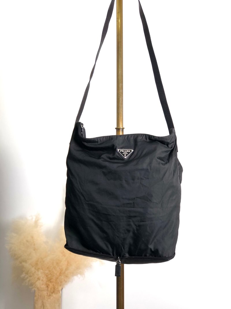 【日本直送 品牌二手包】PRADA普拉达单肩包黑三角logo尼龙环保包 复古老s733w2 - 侧背包/斜挎包 - 尼龙 黑色