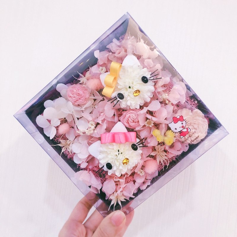 Hello Kitty 与 Mimmy 永生花盒 - 摆饰 - 植物．花 粉红色