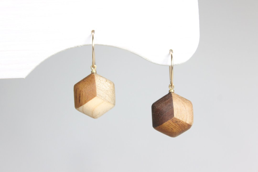 Hexagonal earrings in parquet - 耳环/耳夹 - 木头 