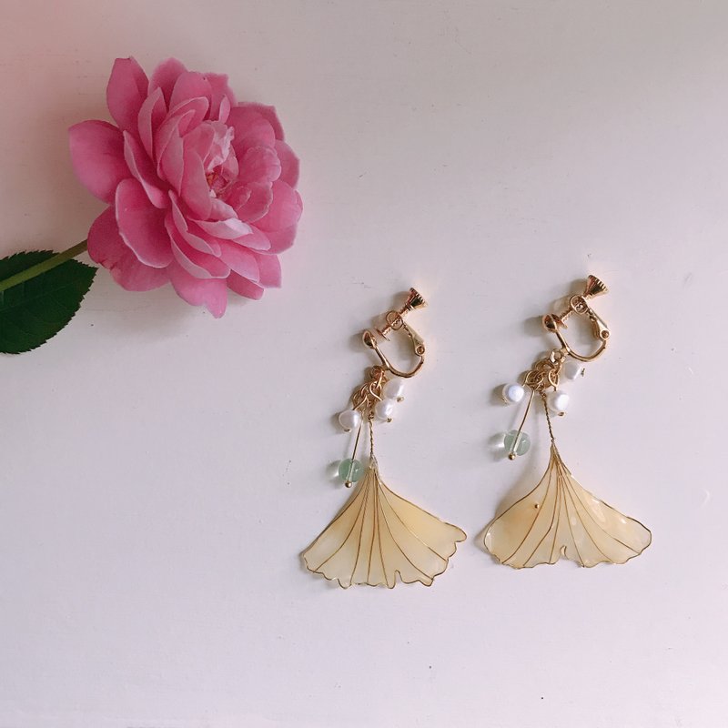 轻珠宝耳环/杏花裙-水晶杏叶 et 珍珠、绿萤石 - 耳环/耳夹 - 宝石 黄色