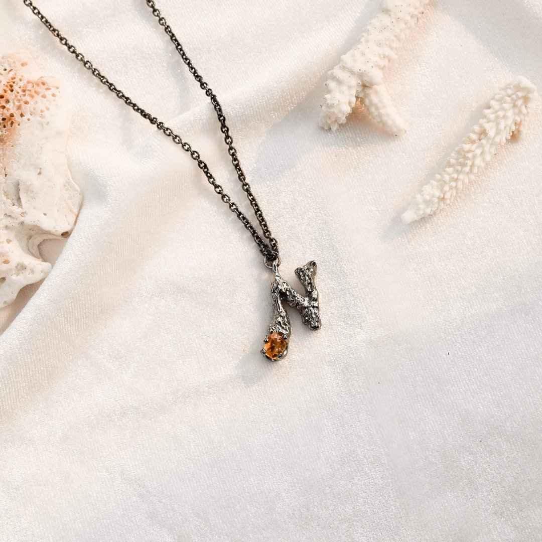 Alphabet pendant N letter - 项链 - 铜/黄铜 