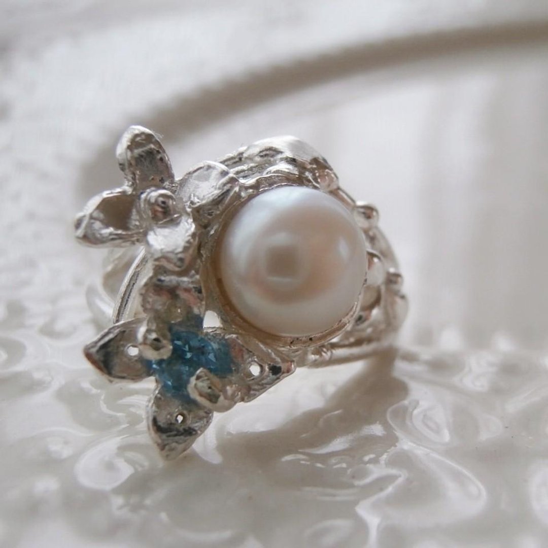 Ring of freshwater pearl and blue topaz - 戒指 - 宝石 