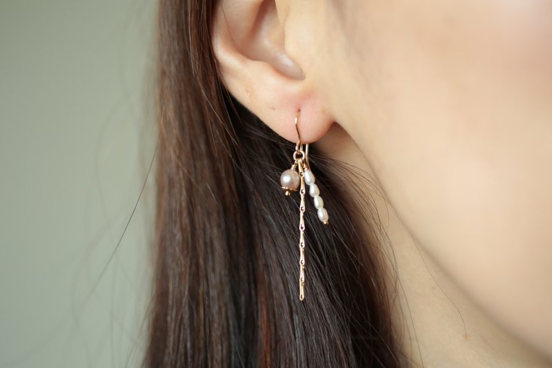 古典美人 优雅珍珠耳环│14KGF  天然粉珍珠  可改夹 - 耳环/耳夹 - 珍珠 金色