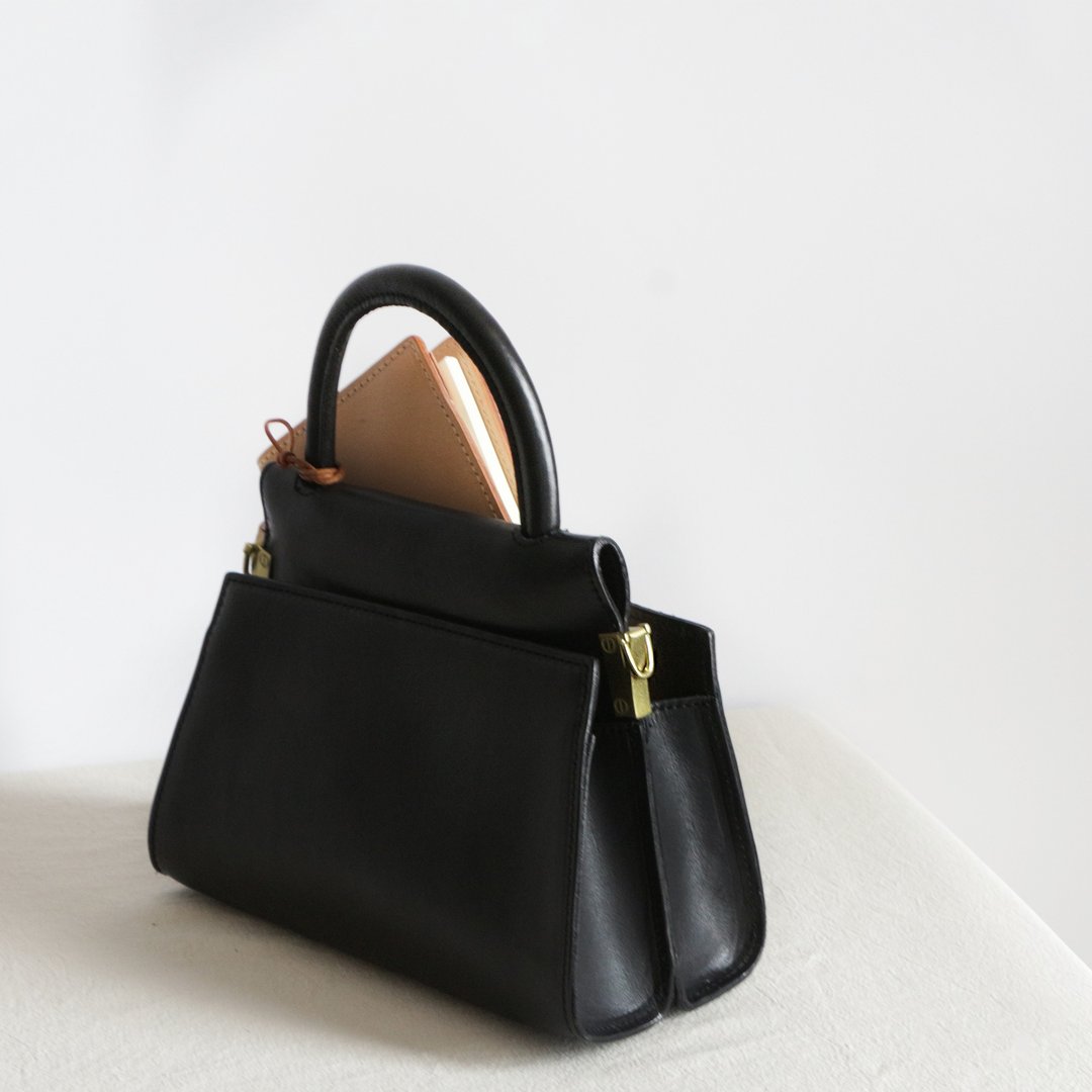 2Way luxury cowhide shoulder bag crossbody light encounter black - 侧背包/斜挎包 - 真皮 黑色