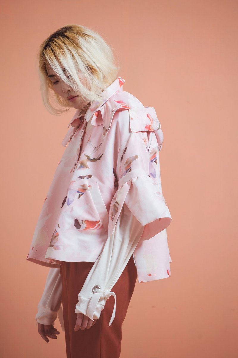 印花连帽外套-粉 - 女装休闲/机能外套 - 聚酯纤维 粉红色