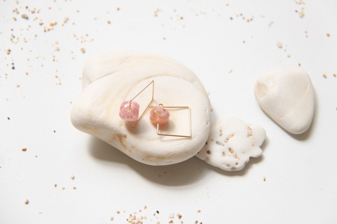 简约风粉红琉璃耳环/  Modern Czech glass beads 14KGF - 耳环/耳夹 - 宝石 粉红色