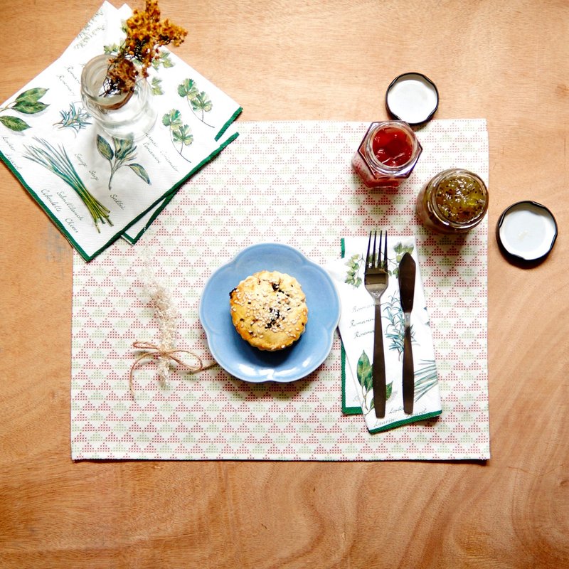 手工制十字綉印花图案布质桌垫 // 一套两件 // 餐桌装饰 - 餐垫/桌巾 - 棉．麻 多色