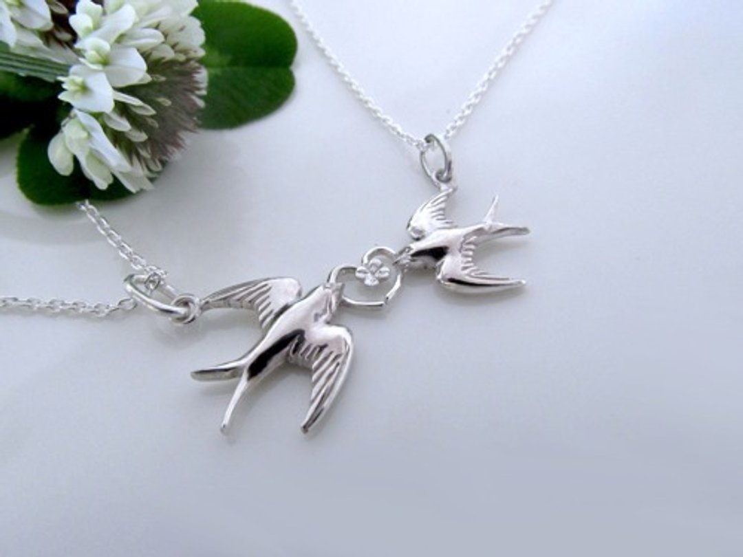 Heart-shaped swallow pair necklace - 项链 - 纯银 银色