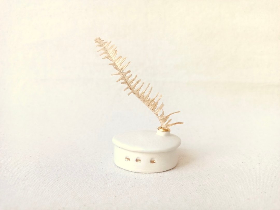 金水釉烧白色小陶屋 - 香薰/精油/线香 - 陶 白色