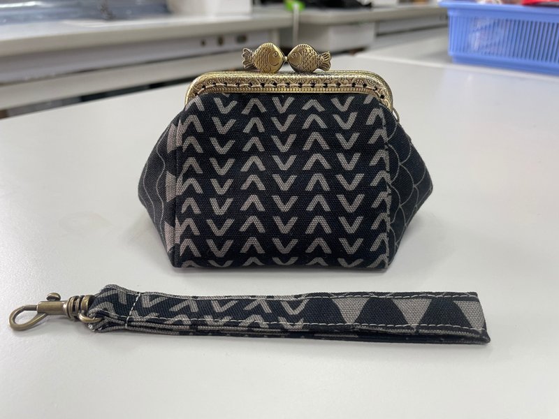 古铜方形8厘米口金包 - 零钱包 - 棉．麻 灰色