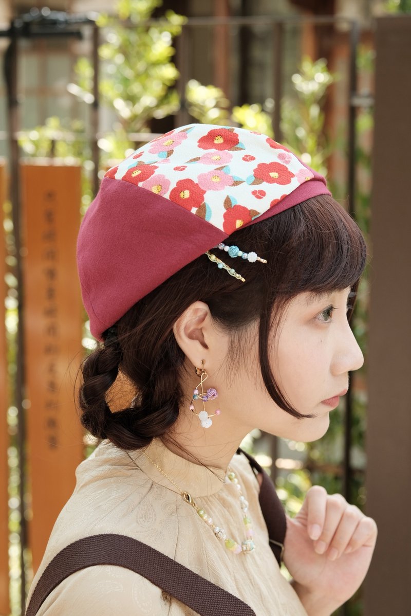 【赤八重金鱼椿】手工印花贝蕾帽/贝雷帽/画家帽 - 帽子 - 棉．麻 红色