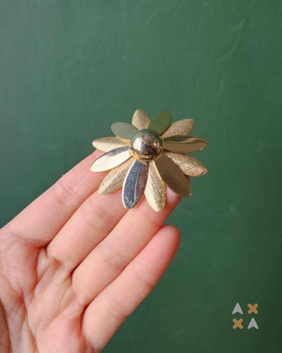 VINTAGE SARAH COV. DAISY 花卉古着胸针 - 胸针 - 其他金属 金色